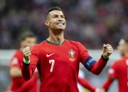 包含葡萄牙巨星刷新纪录，成为职业生涯里程碑的词条